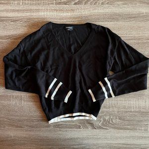Preppy Bebe Stretch Deep V-neck Cropped Sweater Medium M